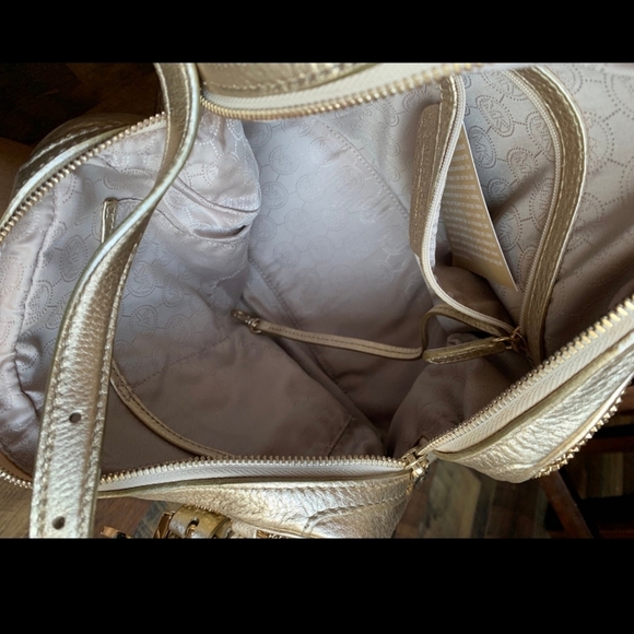 🍁🍂💣💫👀800$NWT !! SUPER RARE HTF!! MICHAEL KORS GOLD LEATHER MESH SATCHEl - Picture 5 of 11